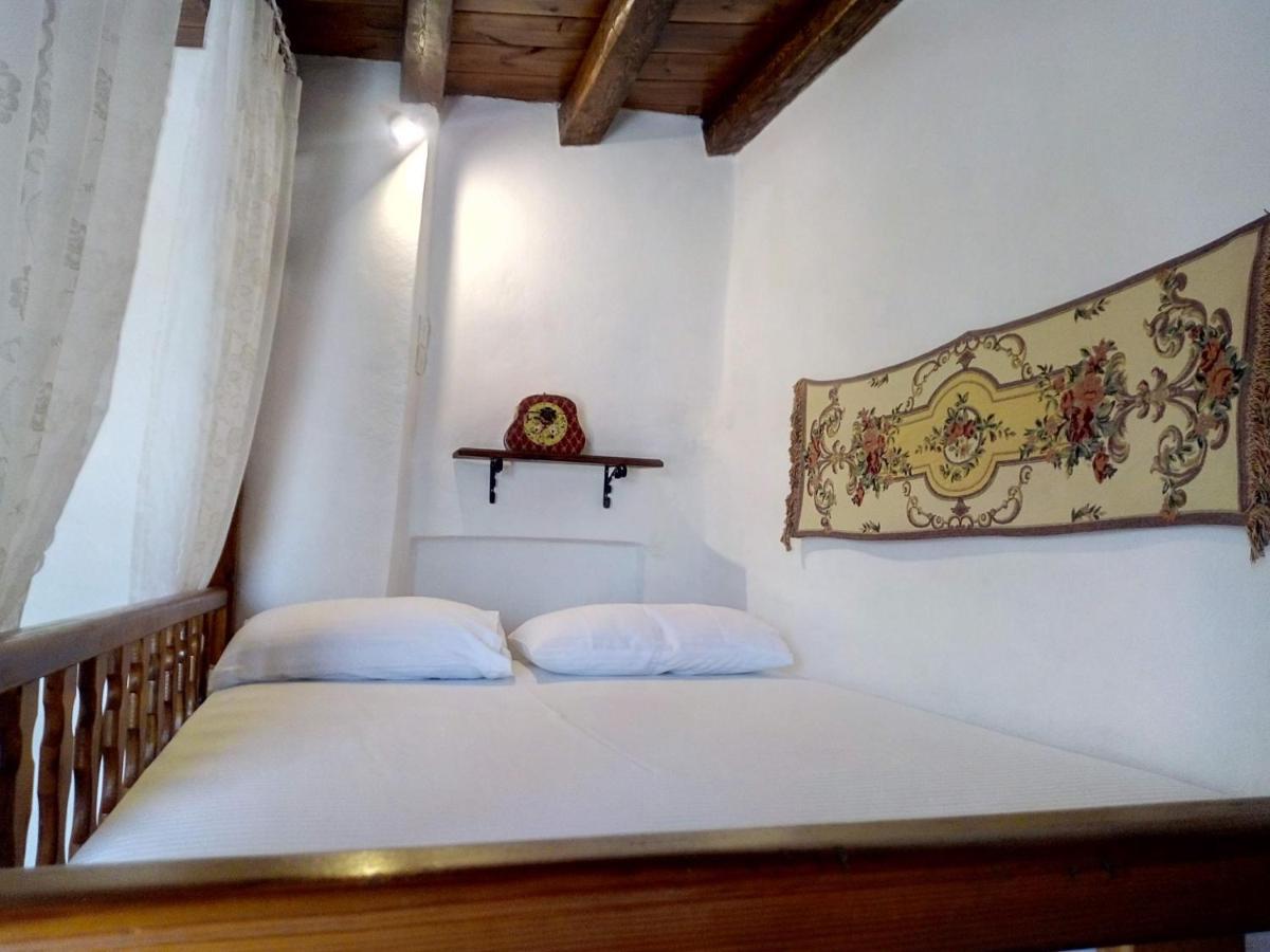 «astrofeggia» A Private Stone House Nature-seaview