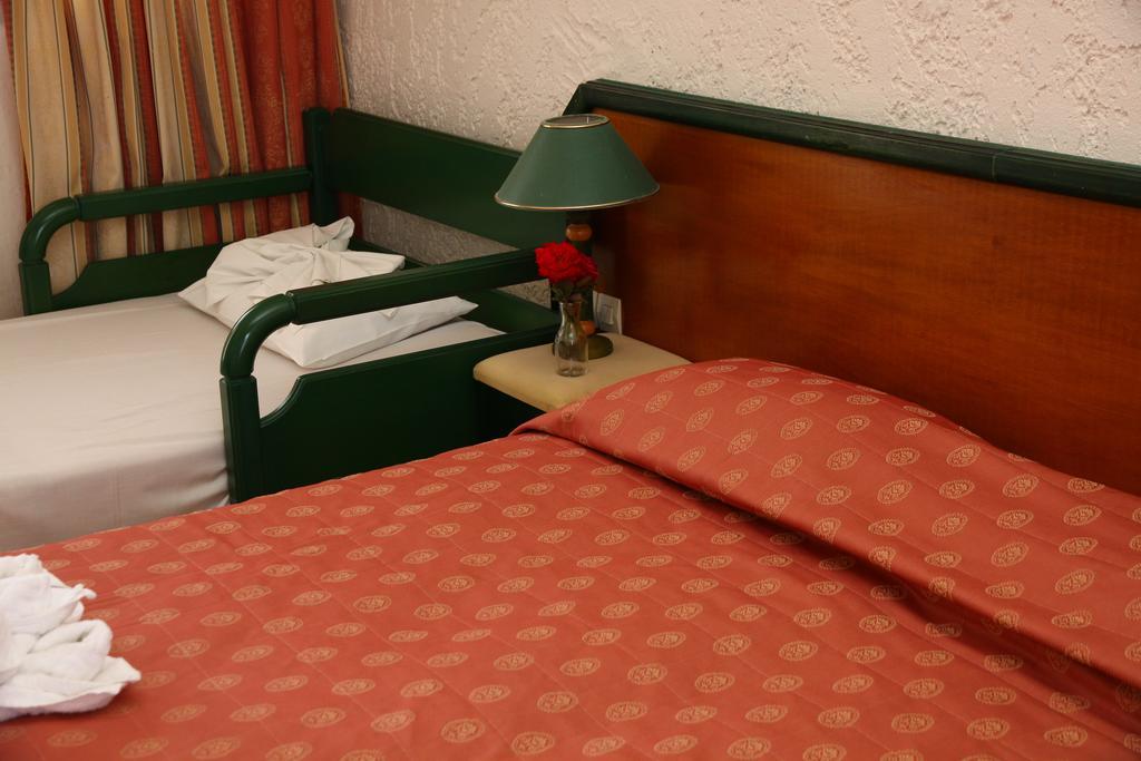 Sandy Hotel