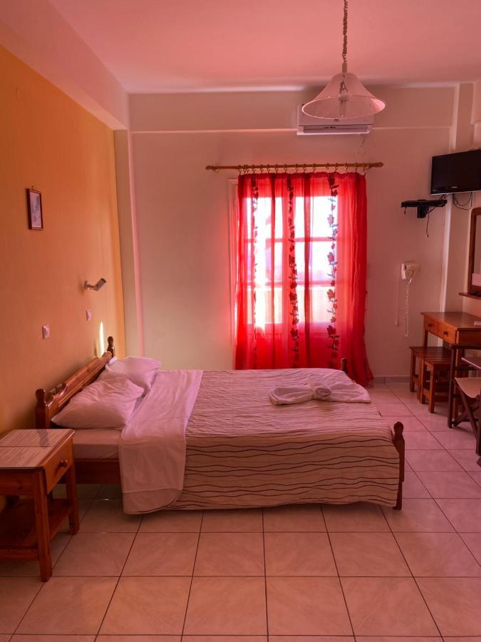 Romantic 3* Exo Katikies (Santorini)