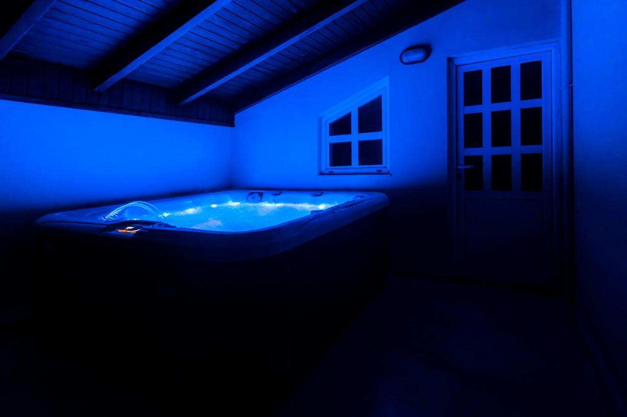 Ventus, 40sqm Private Pool & Hot Tub! Apartment