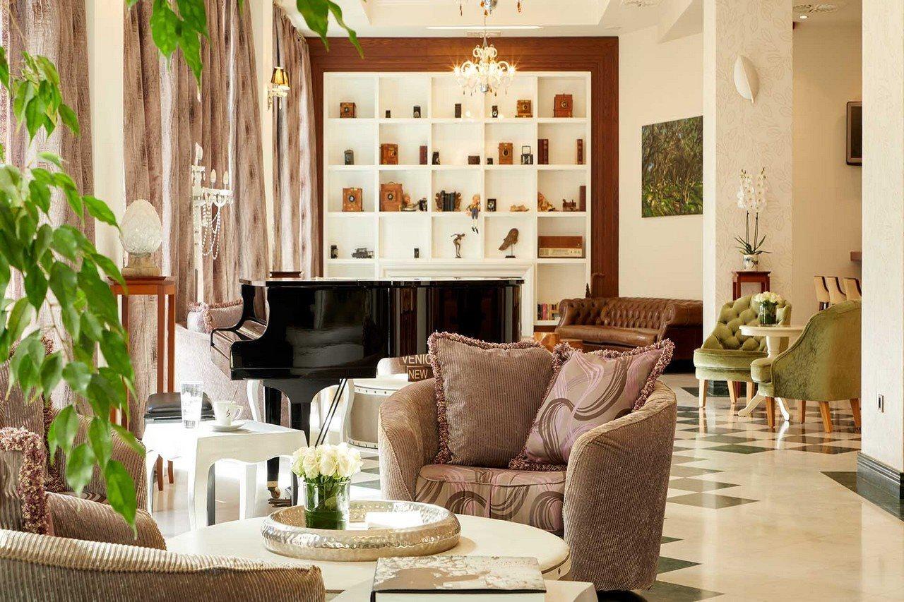 Dioni Boutique Hotel 4*