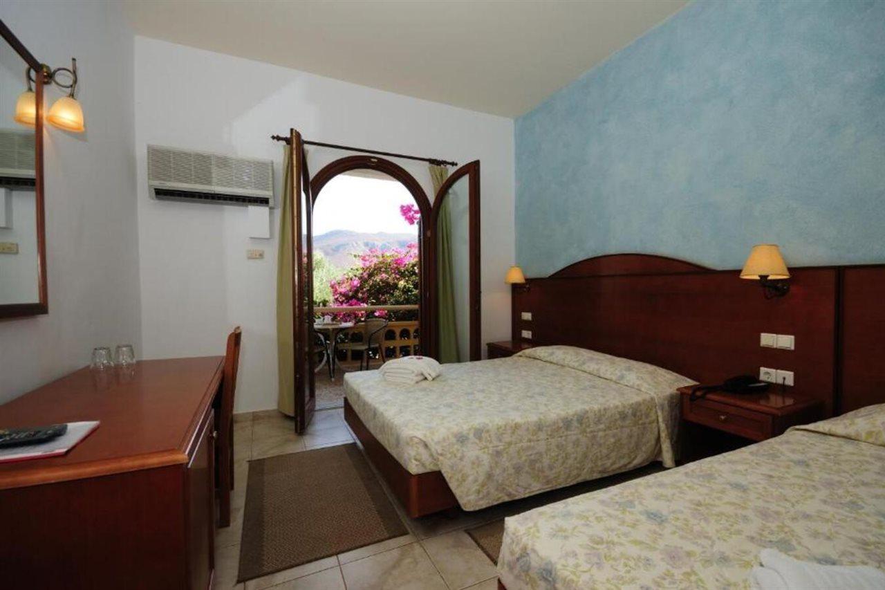 Marina Village Hotel 2*