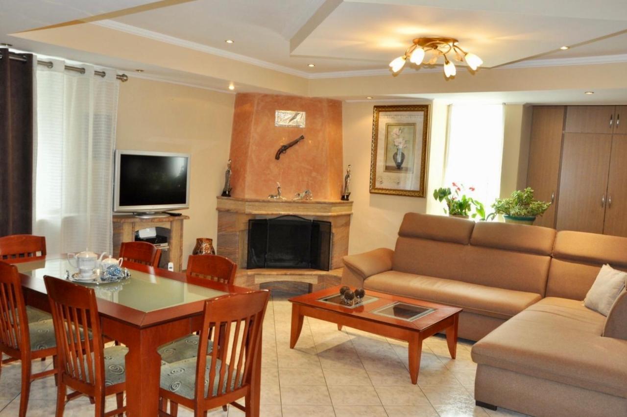 Aivazidis House