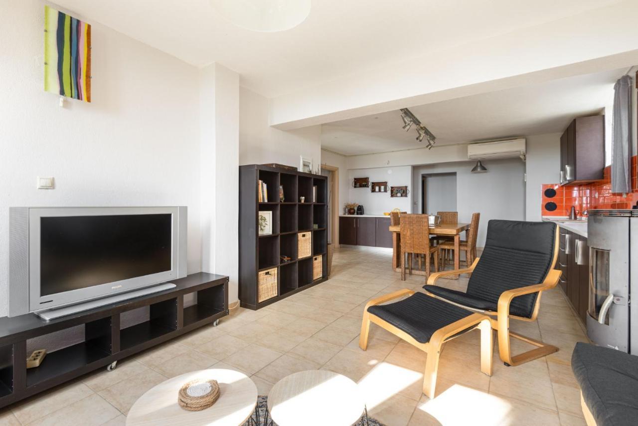 Vitamin Sea Beachfront Villa, Sithonia #feelslikehome Villa *
