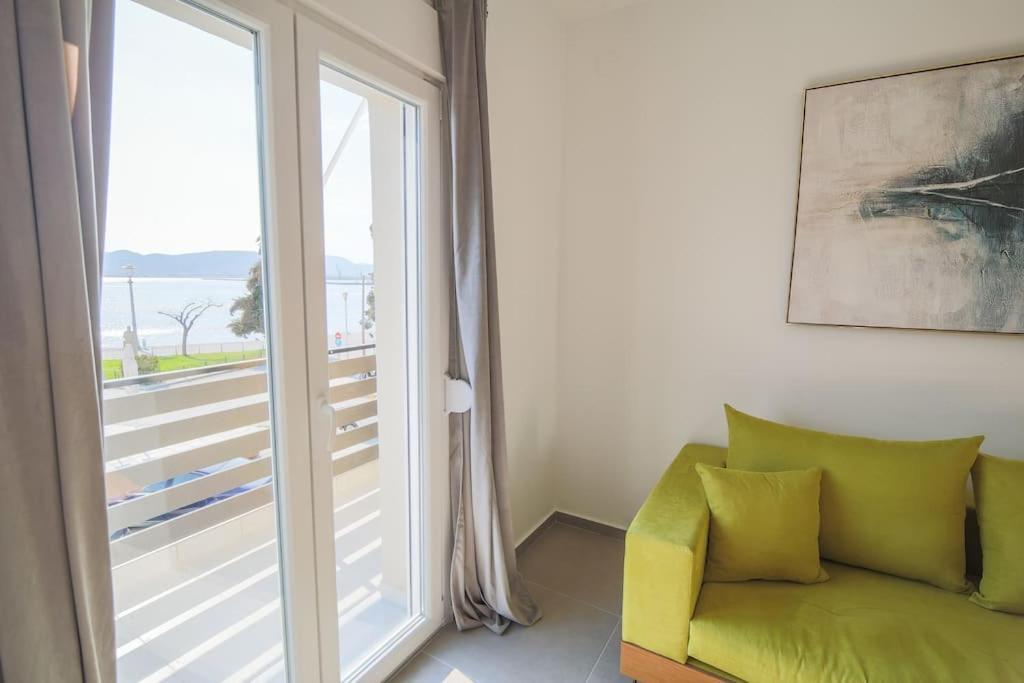 *oasis* Best View Jacuzzi New Central Volos