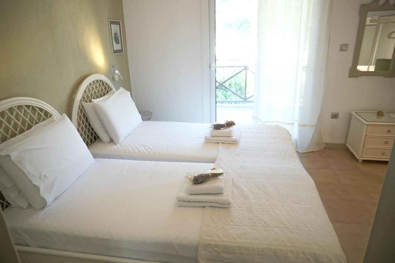 Delfini Villa, Beachfront 2-bdrm Maisonette Holiday home Possidi