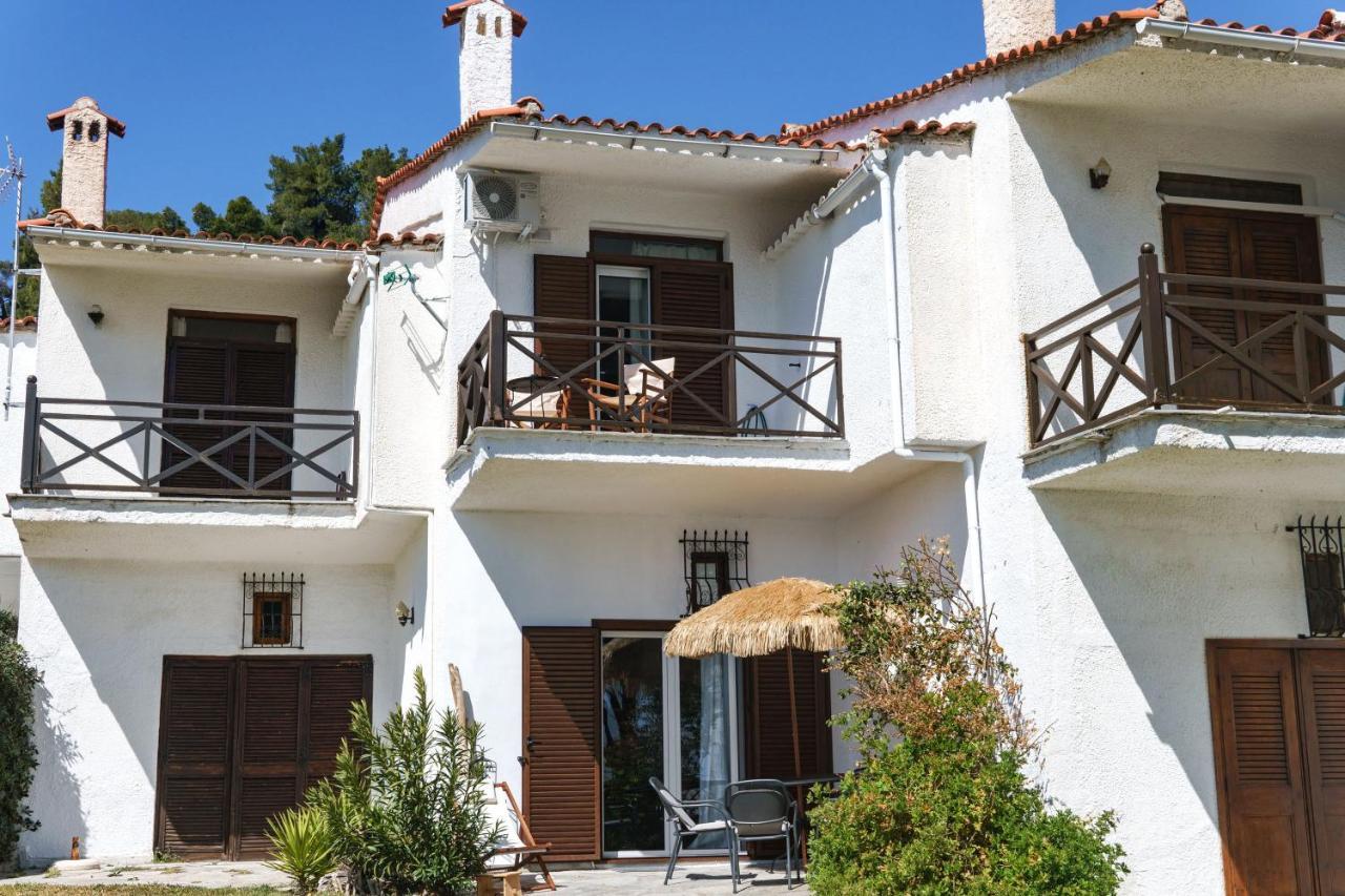 Holiday home Delfini Villa, Beachfront 2-bdrm Maisonette *