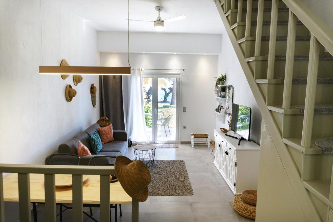 Delfini Villa, Beachfront 2-bdrm Maisonette *
