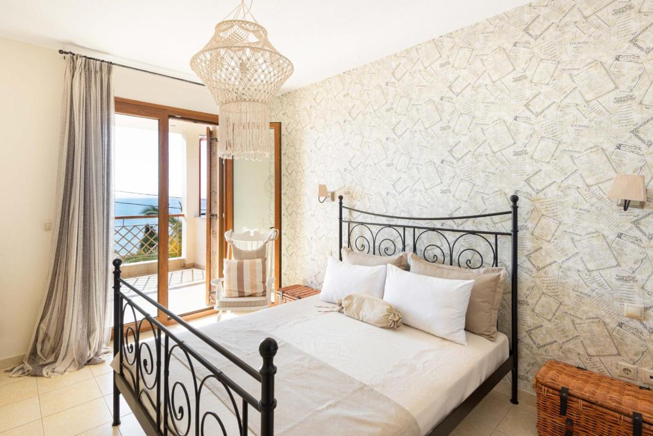Vitamin Sea Beachfront Villa, Sithonia #feelslikehome