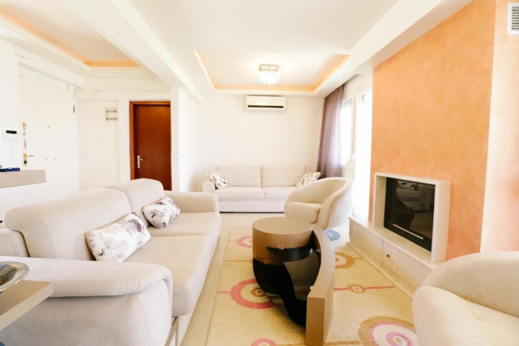 Mira Mare Beachfront Holiday home Nea Skioni