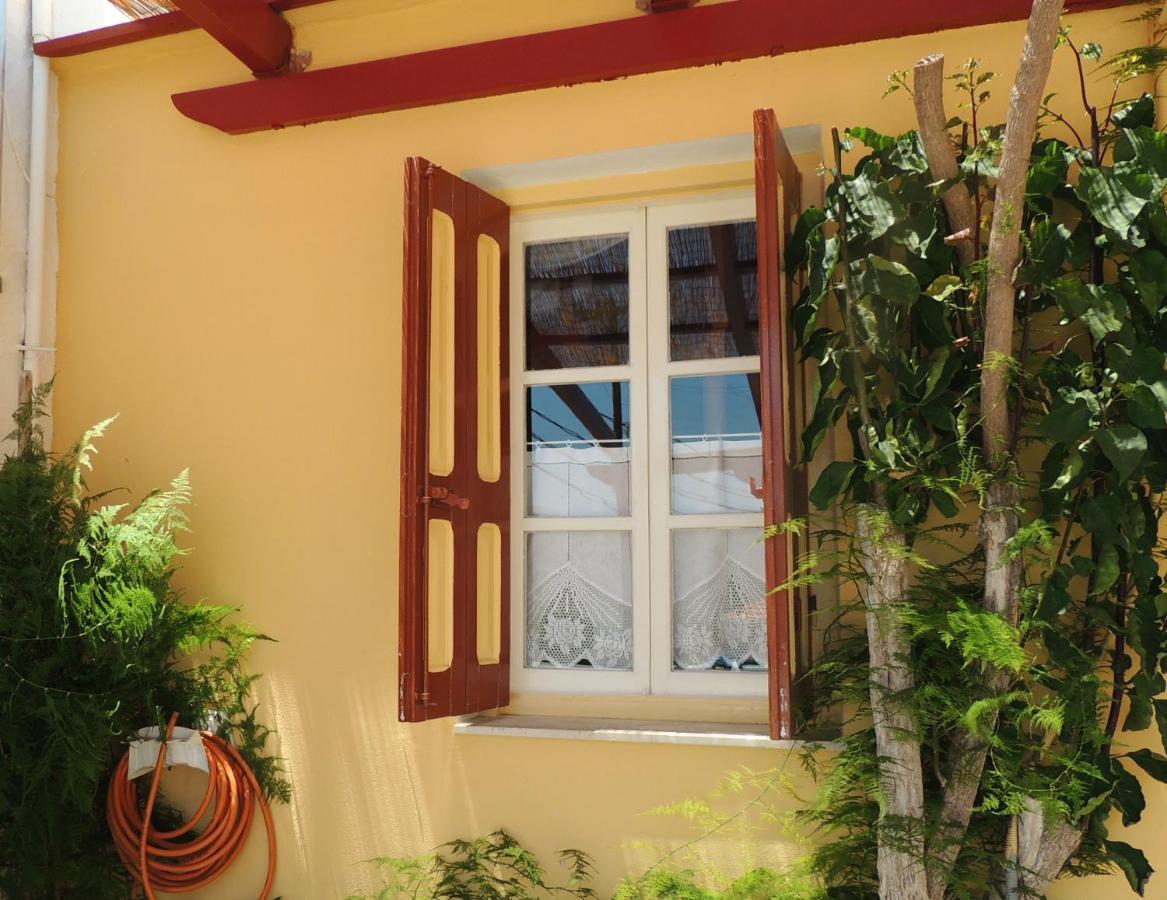 Aloustina's House Villa