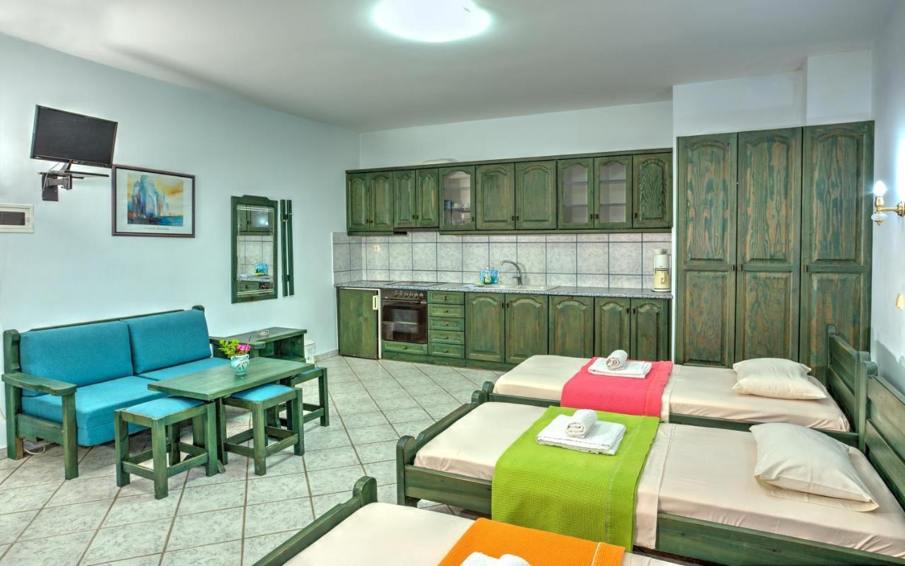 Aparthotel Zeus Karystos (Evia)