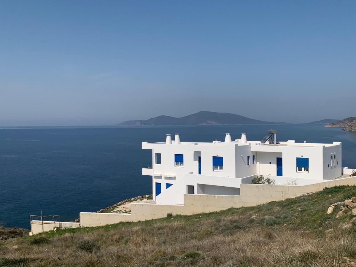 On The Rocks Apartment *