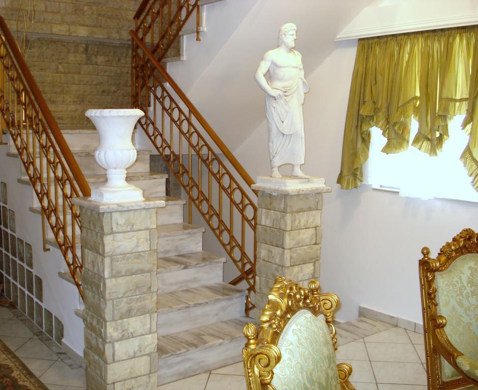 Kristallia Guest house *