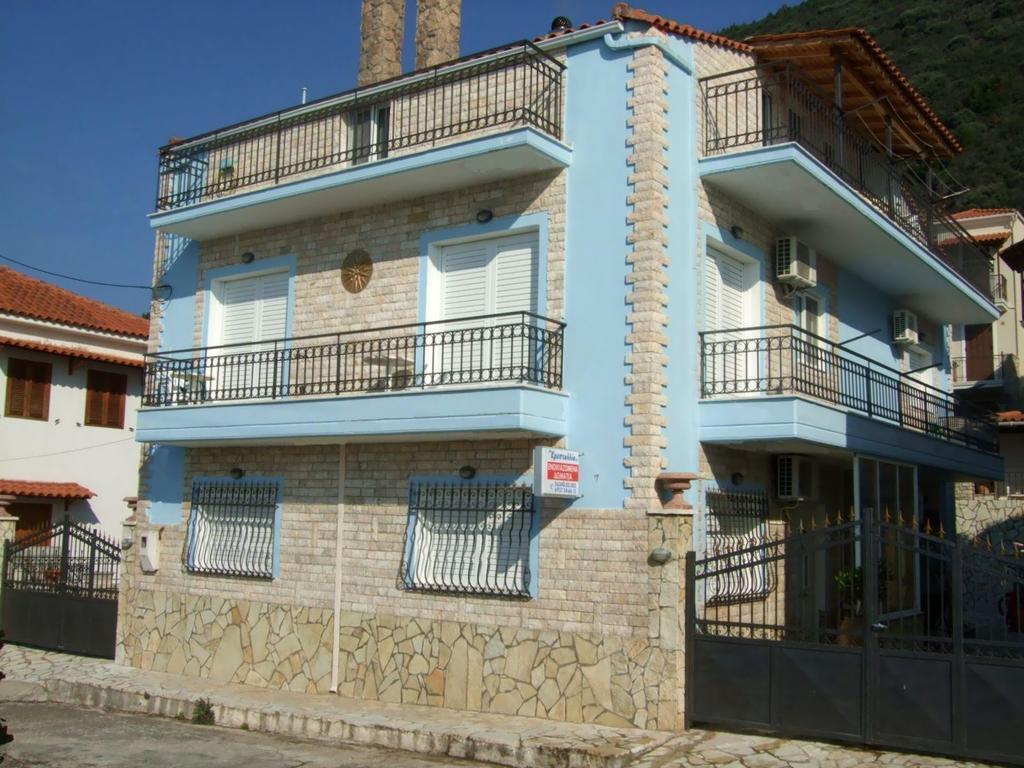 Kristallia * Monastiraki (Phocis)