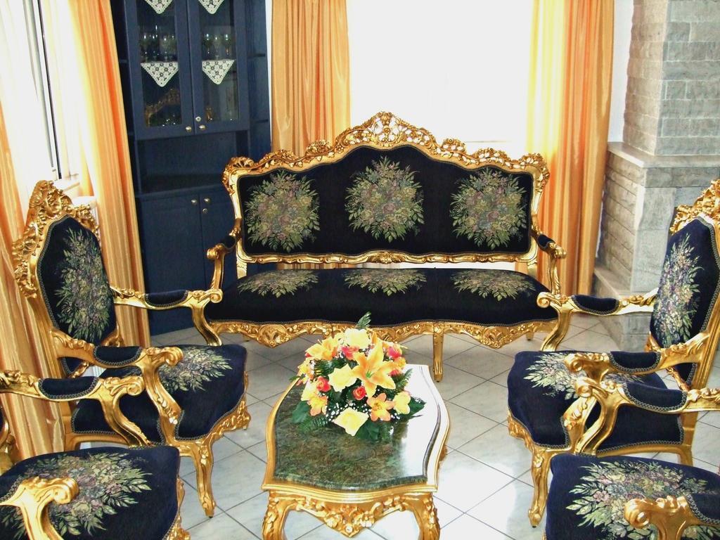 Kristallia Guest house