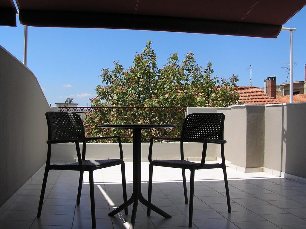 Gina'S Studios Aparthotel Aliveri