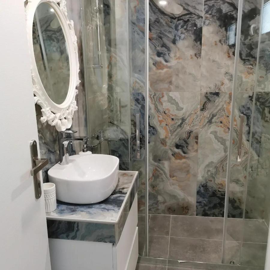 Sea Breeze Luxury Apartment Nea Vrasna