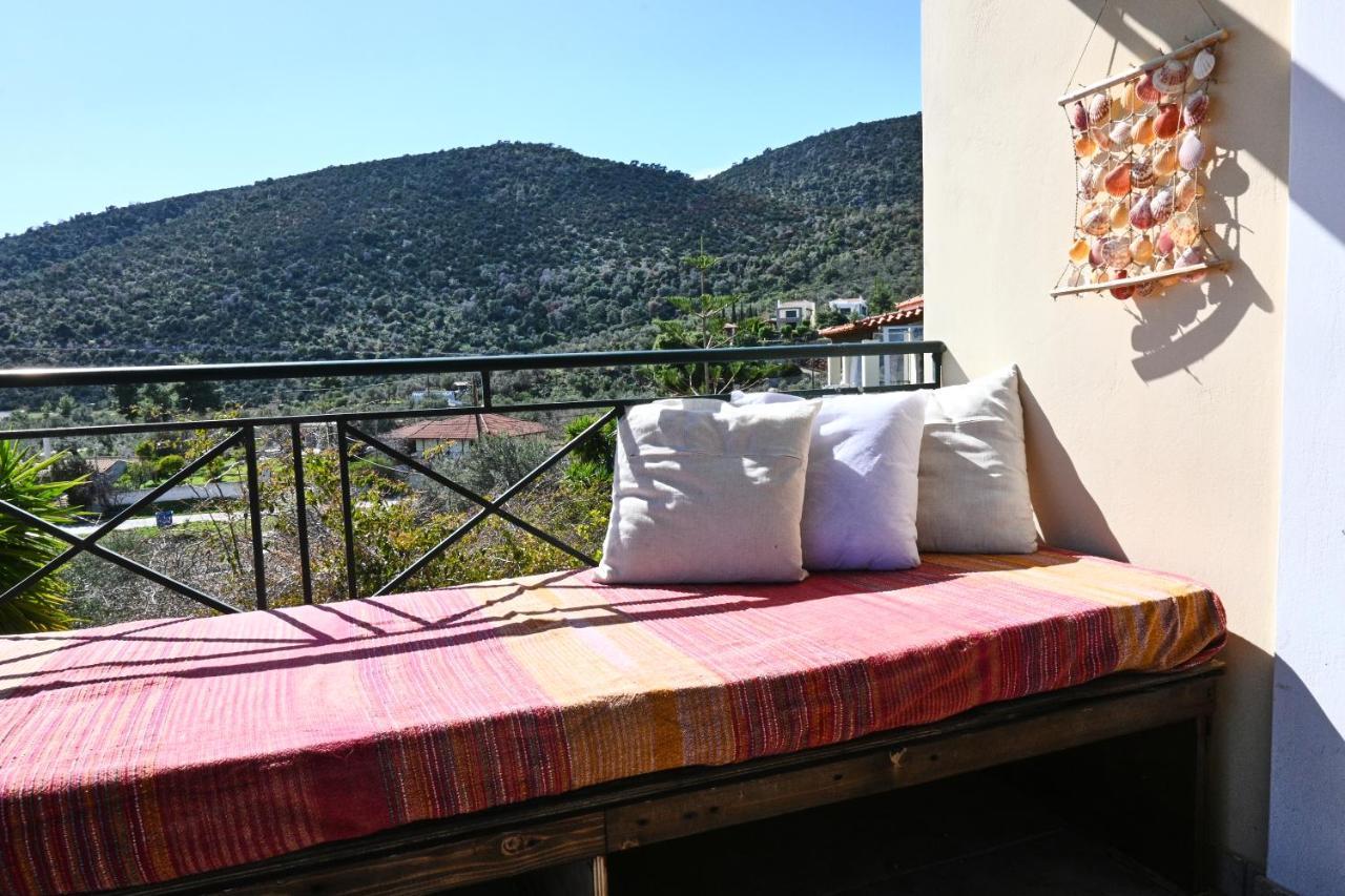 Pavlos' With View Holiday home Korfos