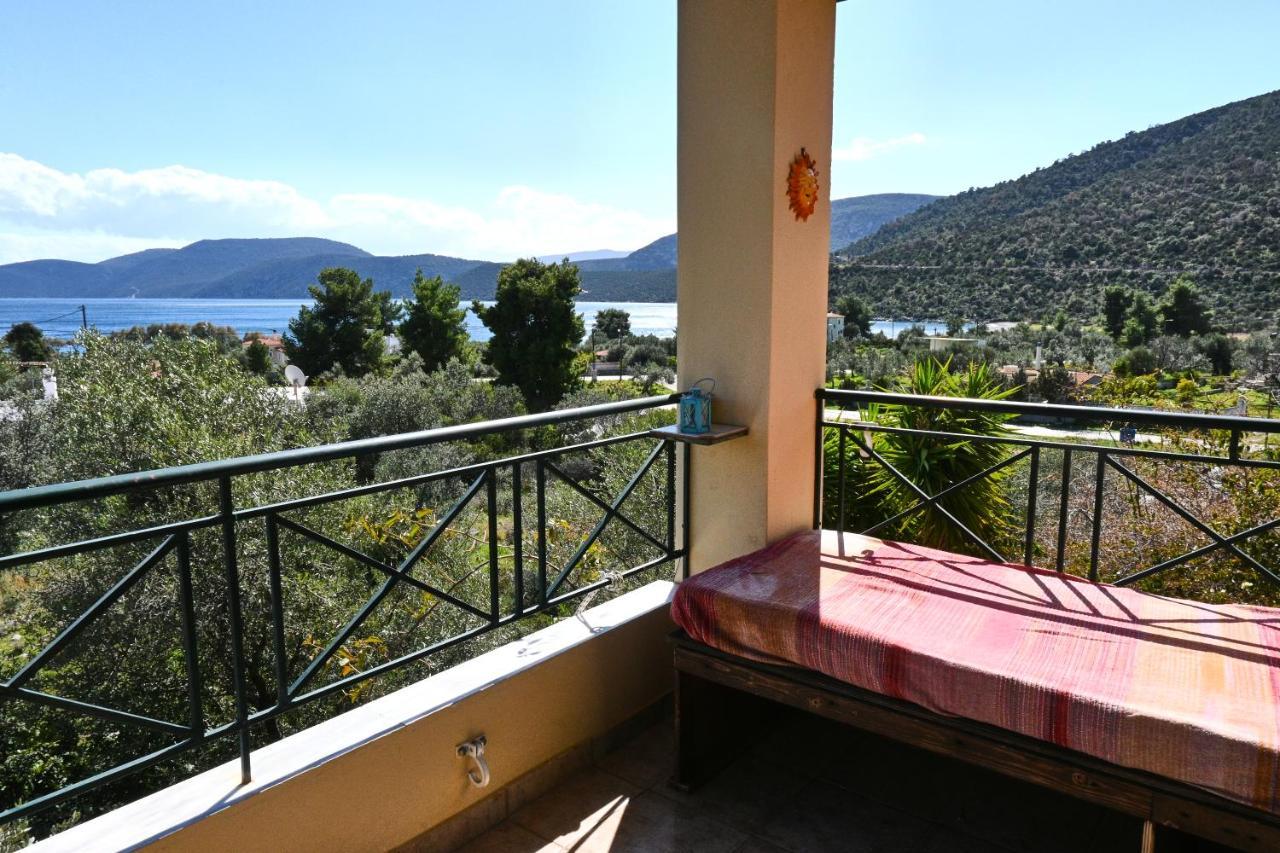 Holiday home Pavlos' With View