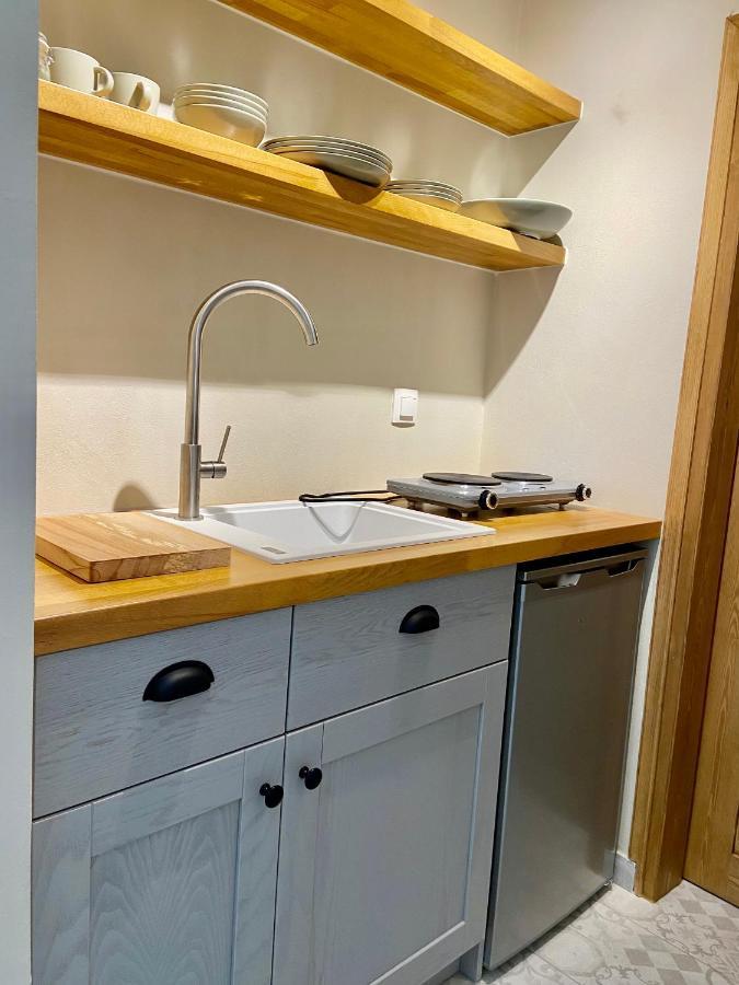 Pepper Tree Apartment Aegina