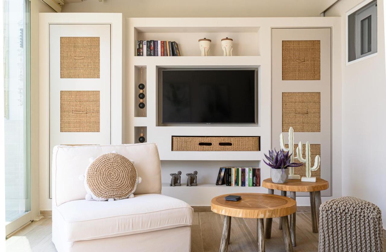Fiorela's Casa- A Stylish Loft In The Heart Of Preveza