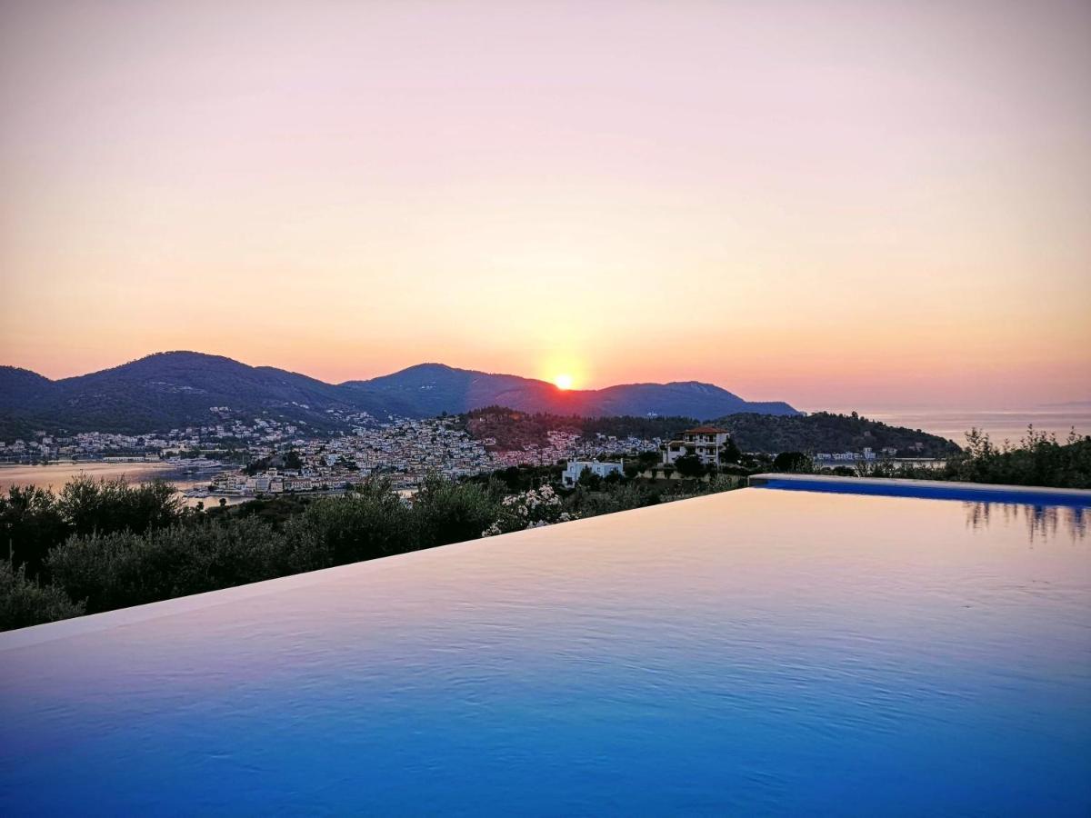 Saronic Topview *