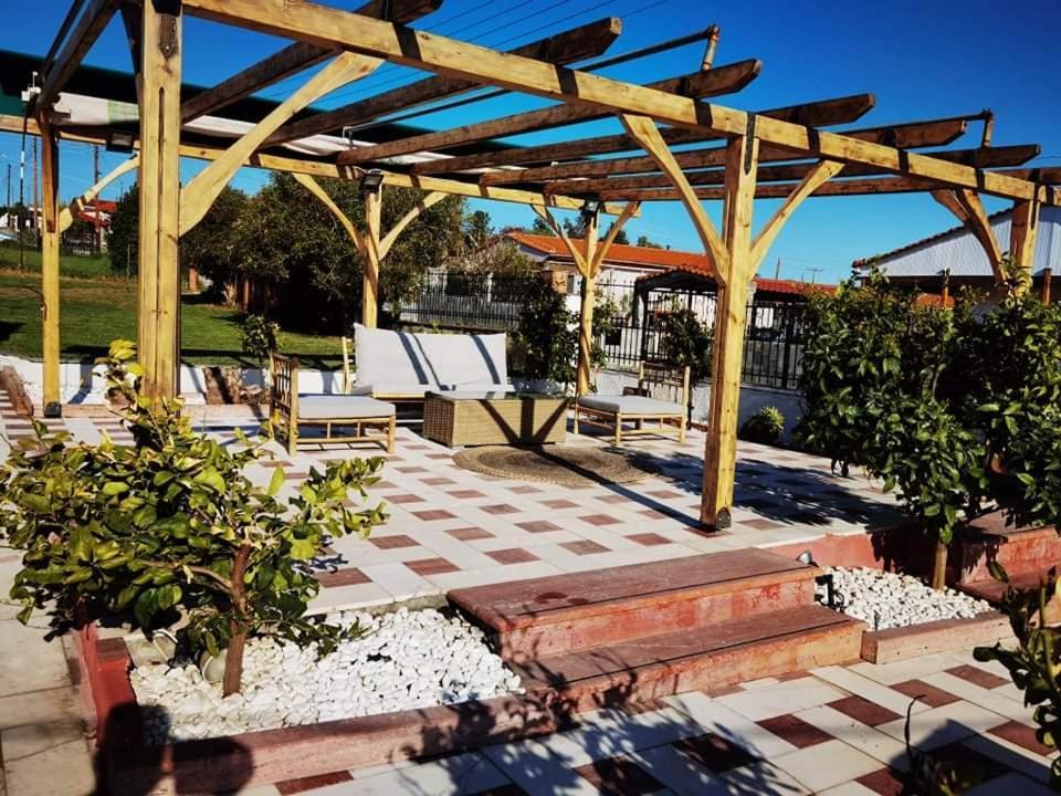 Villa Rural Private Pool, Bbq, Court ,20' Airport Nea Kallikrateia