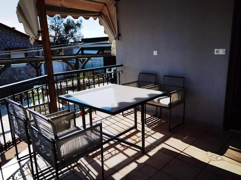 Rural Private Pool, Bbq, Court ,20' Airport Villa Nea Kallikrateia
