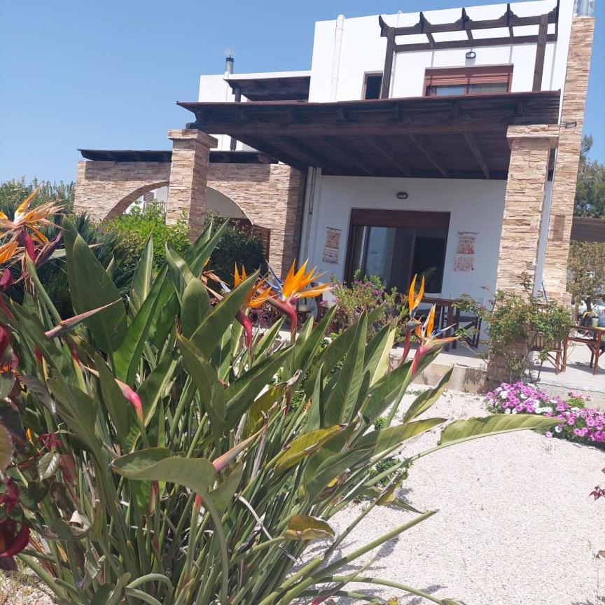 Nastazia Villa *