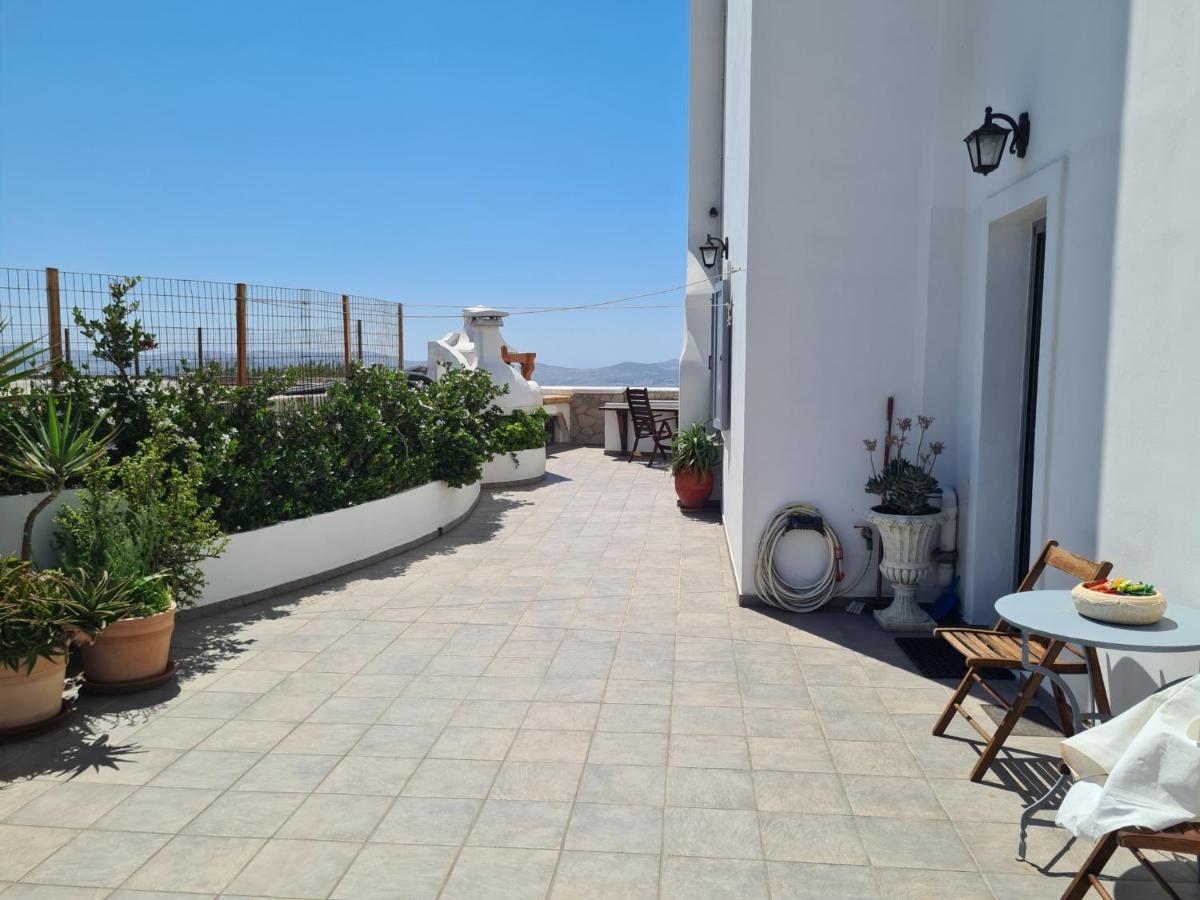 Milos Sun Peran Triovasalos