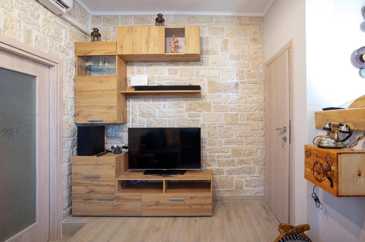 Family's Nest