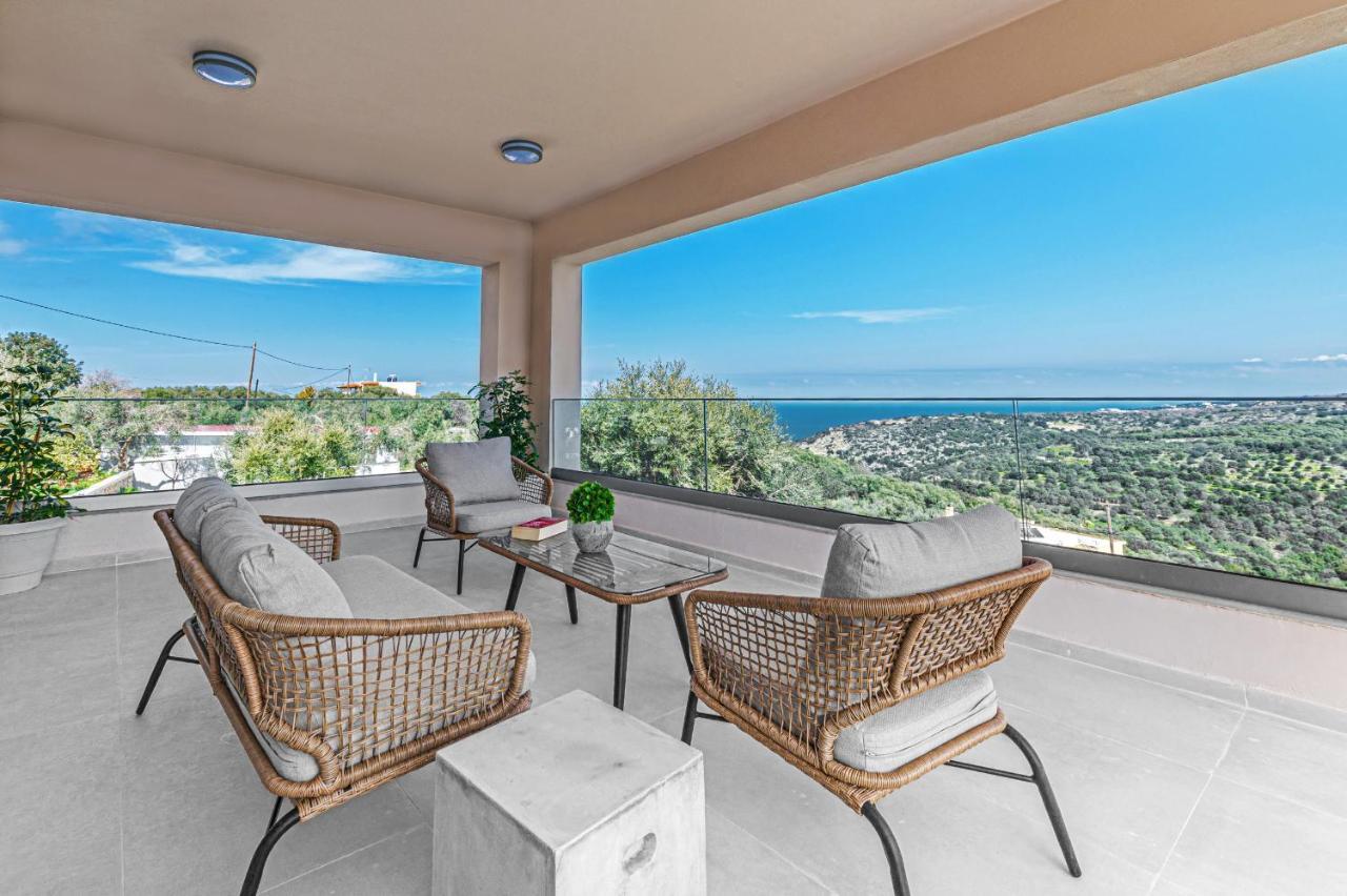 Villa Oasis, Luxury