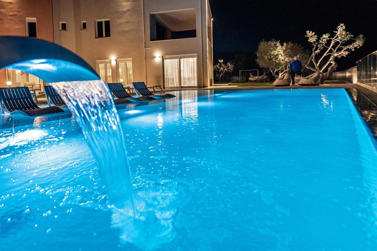 Villa Oasis, Luxury