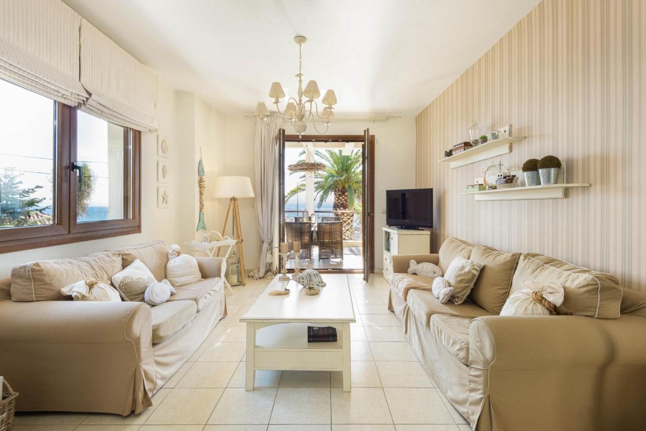Vitamin Sea Beachfront Villa, Sithonia #feelslikehome *