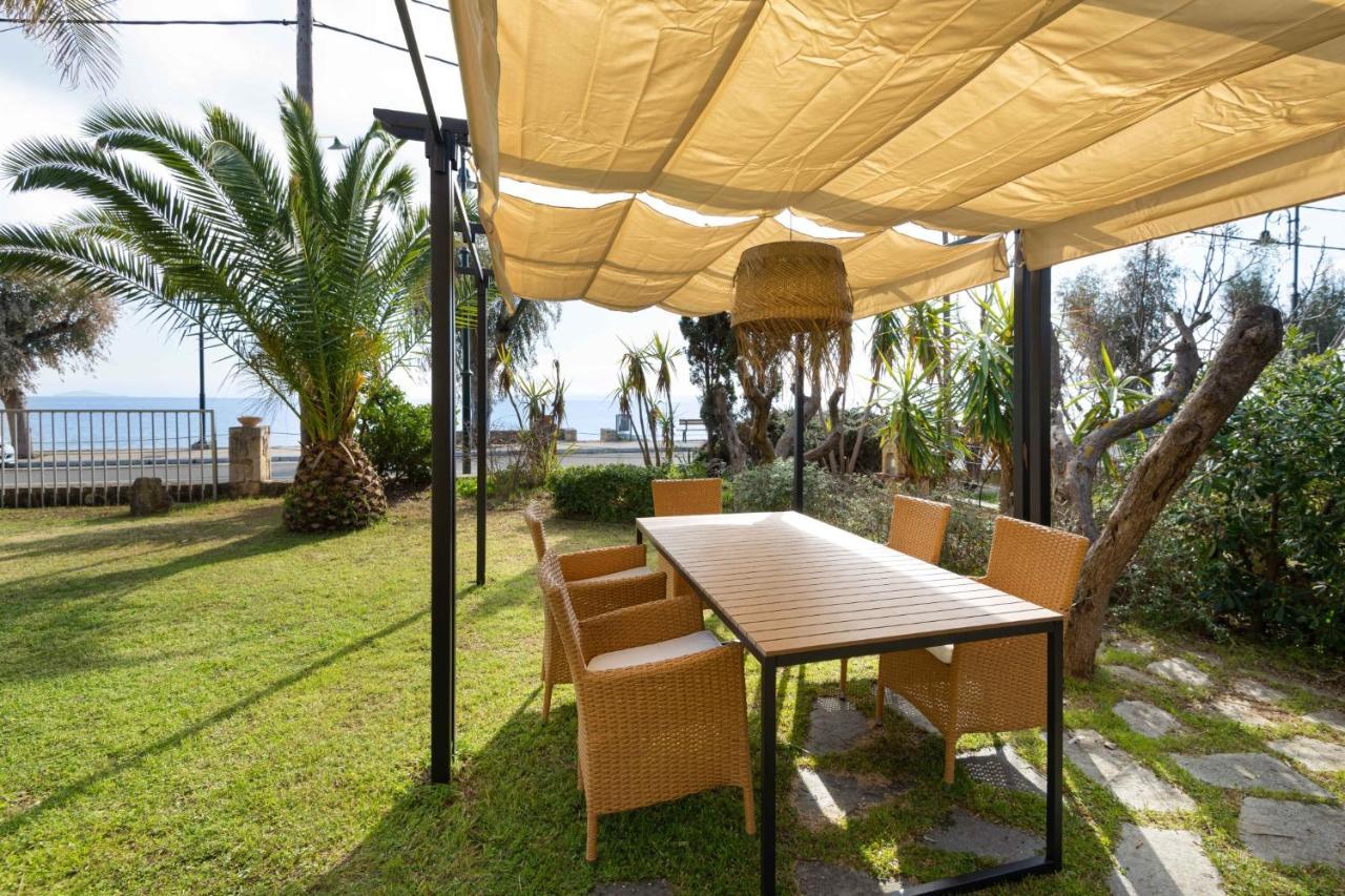 Villa Vitamin Sea Beachfront Villa, Sithonia #feelslikehome