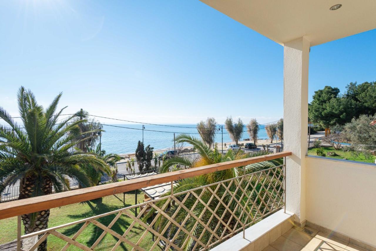 Villa Vitamin Sea Beachfront Villa, Sithonia #feelslikehome *