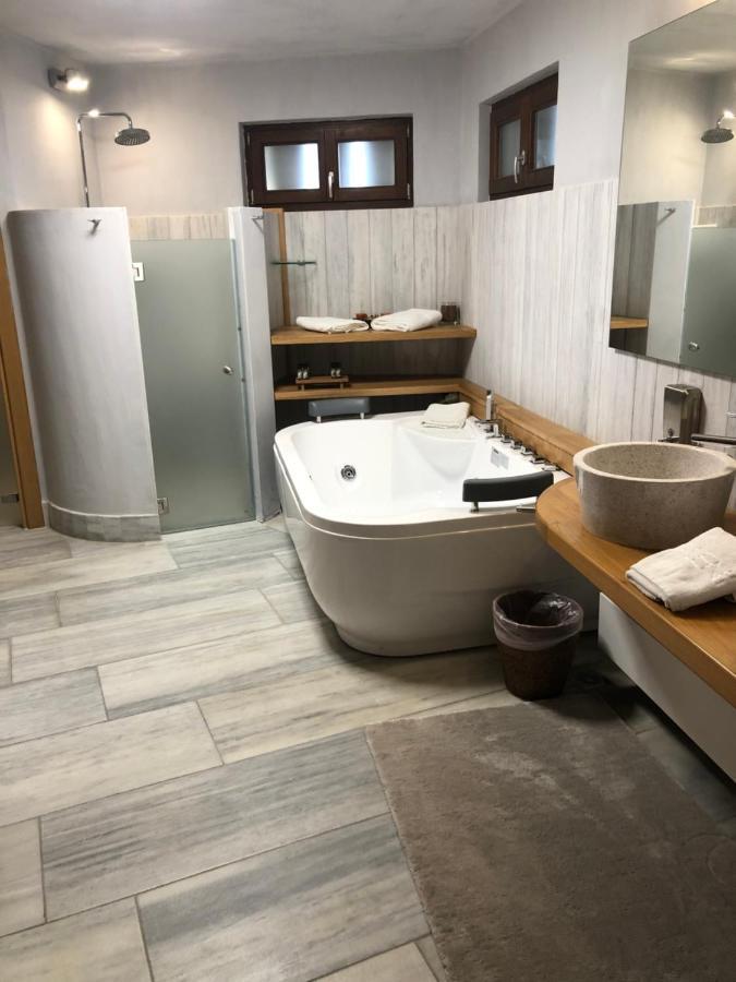 Hotel Valeni Boutique & 4*