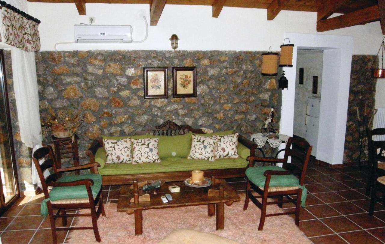 Awesome In Holiday home Kamena Vourla