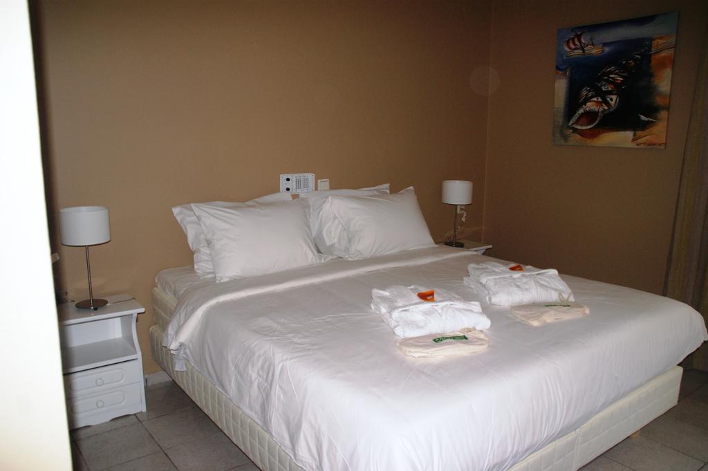 Valley Village Hotel