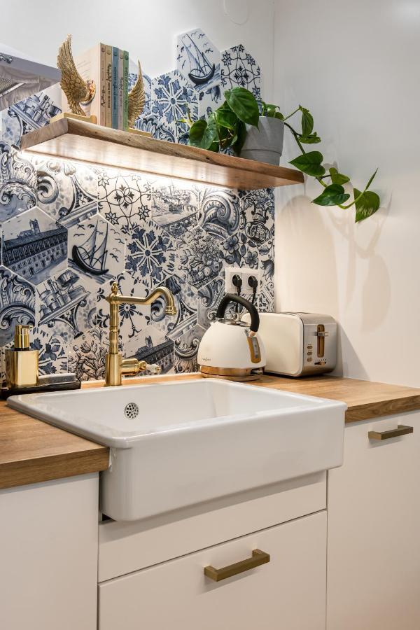 Apartment Chic & Comfort Homes In # 3 *