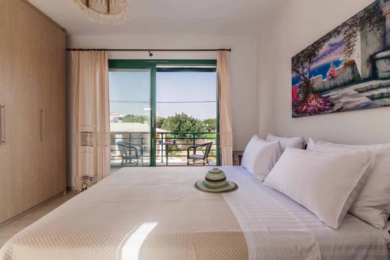 Dafni With Private Pool Villa