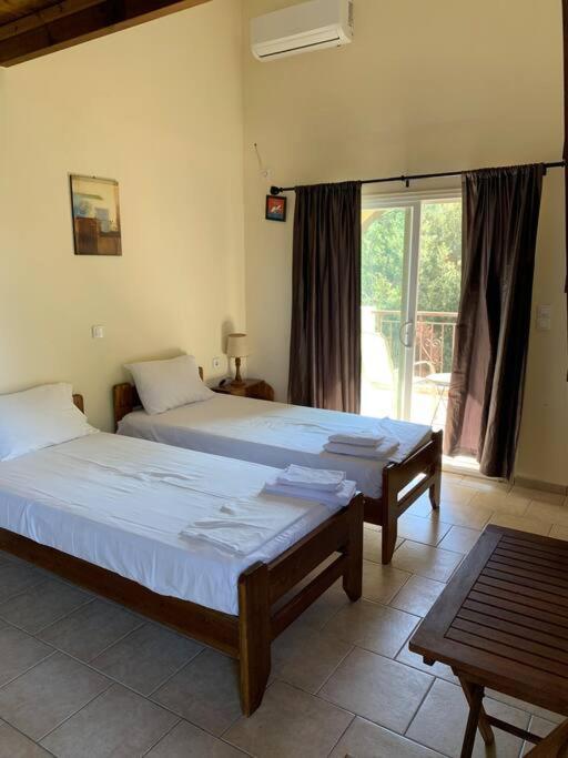 Despina 4 Beds With Loft And Kitchenette # 8