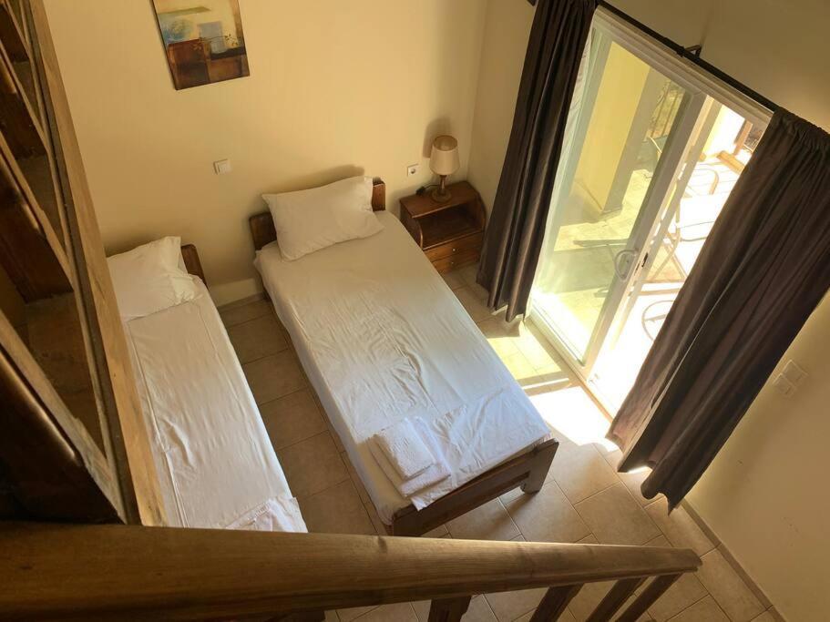 Despina 4 Beds With Loft And Kitchenette # 8 *
