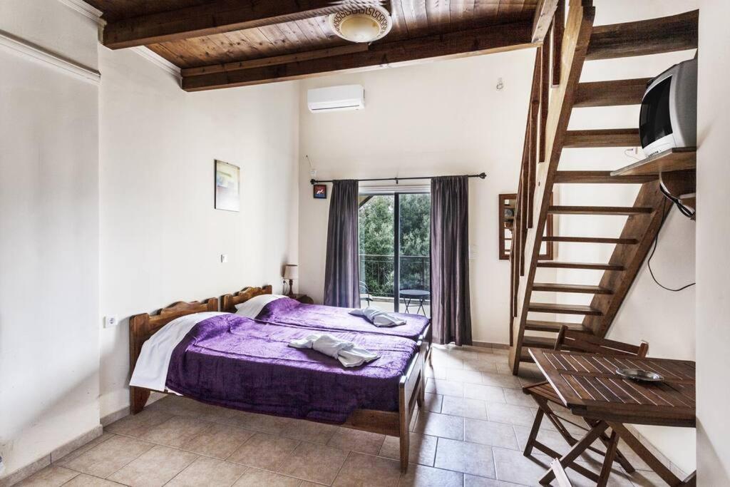 Despina 4 Beds With Loft And Kitchenette # 8