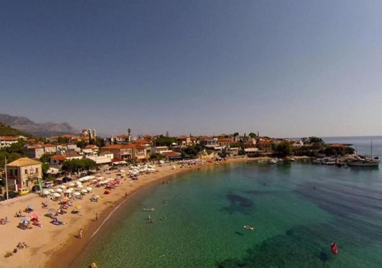 Mani Theasis Stoupa