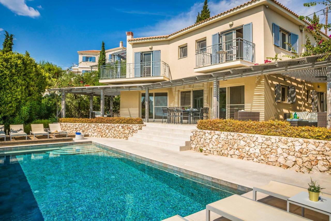 Kaminia Villa *