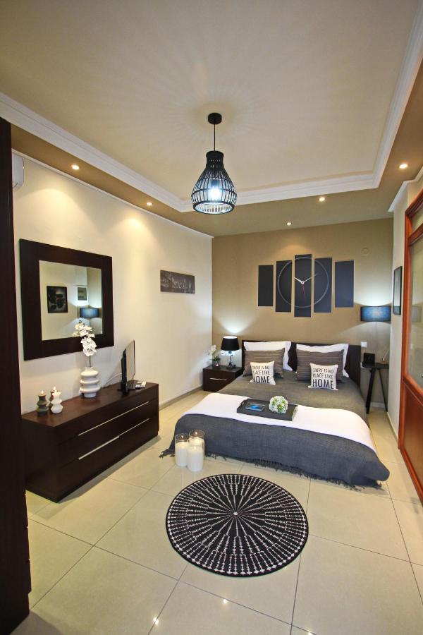 Squareview Apartment *