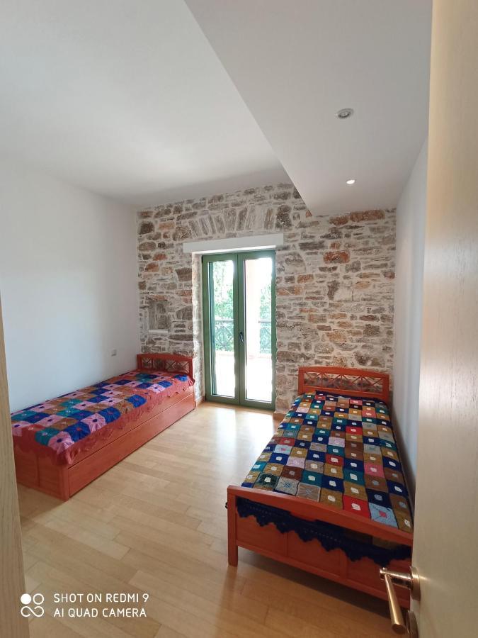 Sklithro In The Heart Of The Forest With Magnificent View Of The Sea Just 10 Minutes From It *