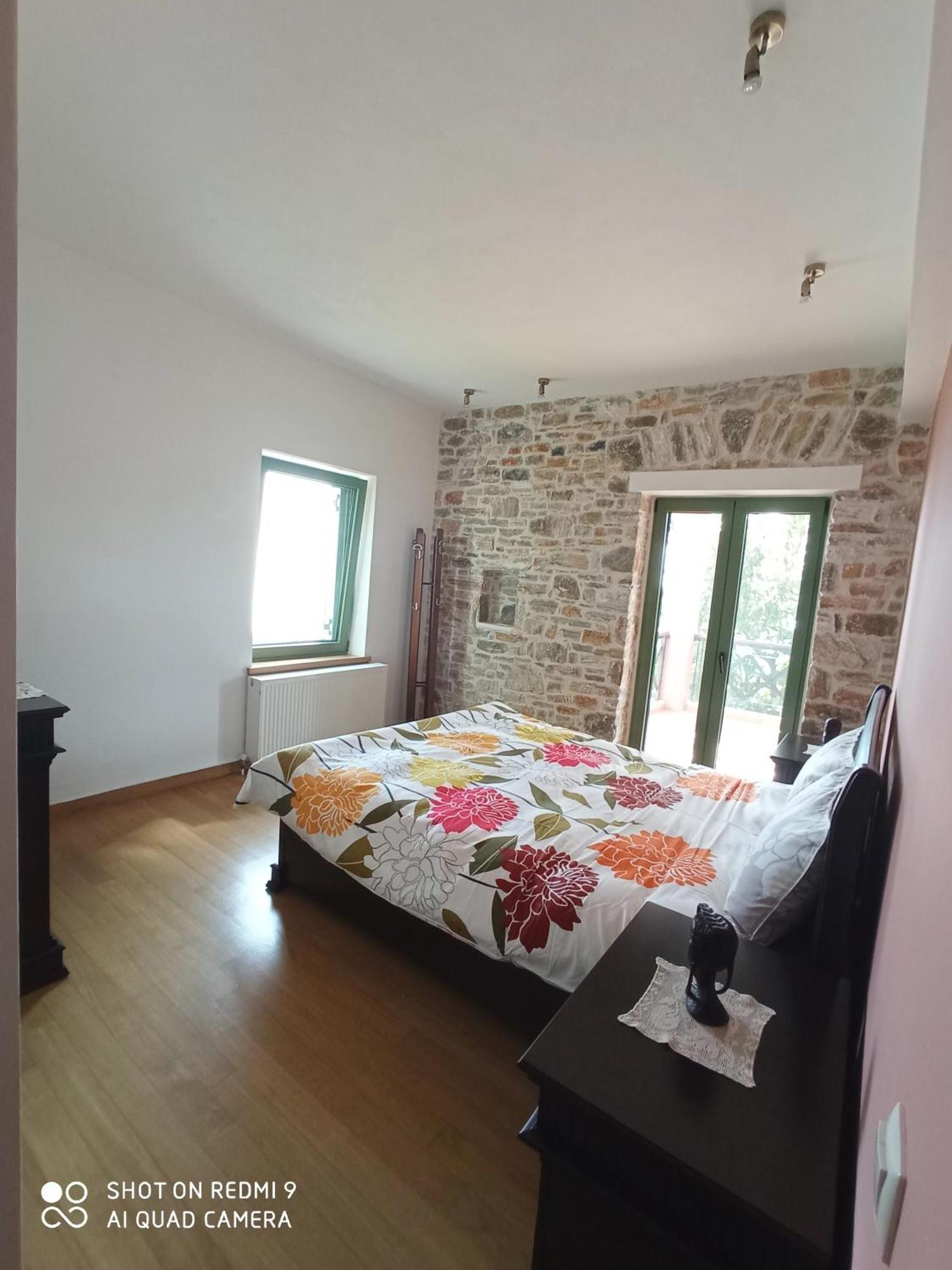 Sklithro In The Heart Of The Forest With Magnificent View Of The Sea Just 10 Minutes From It Agiakampos (Volos)